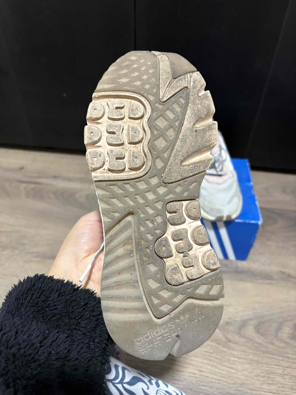 Zapatillas Adidas grises y rosas - miniatura 2