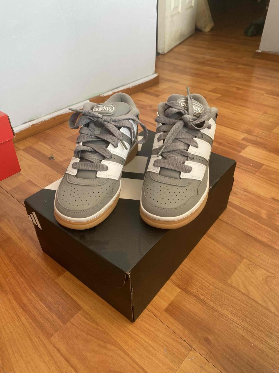 Zapatillas grises Adidas - miniatura 1