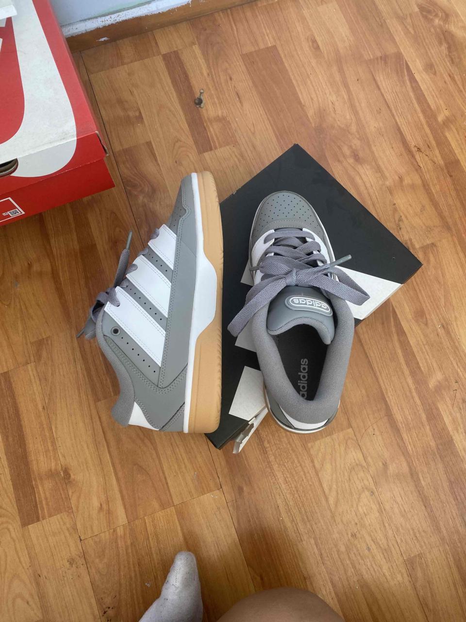Zapatillas grises Adidas - miniatura 3