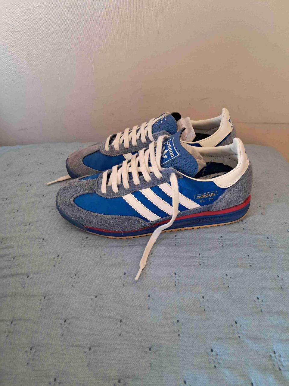 Zapatillas azules deportivas - miniatura 2