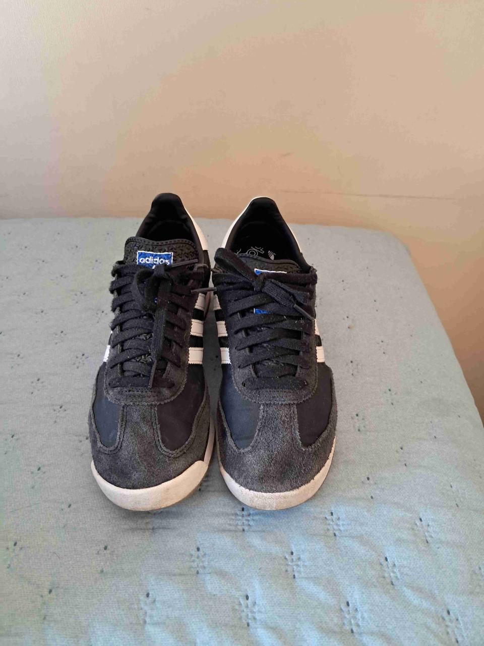 Zapatillas Adidas negras - miniatura 1