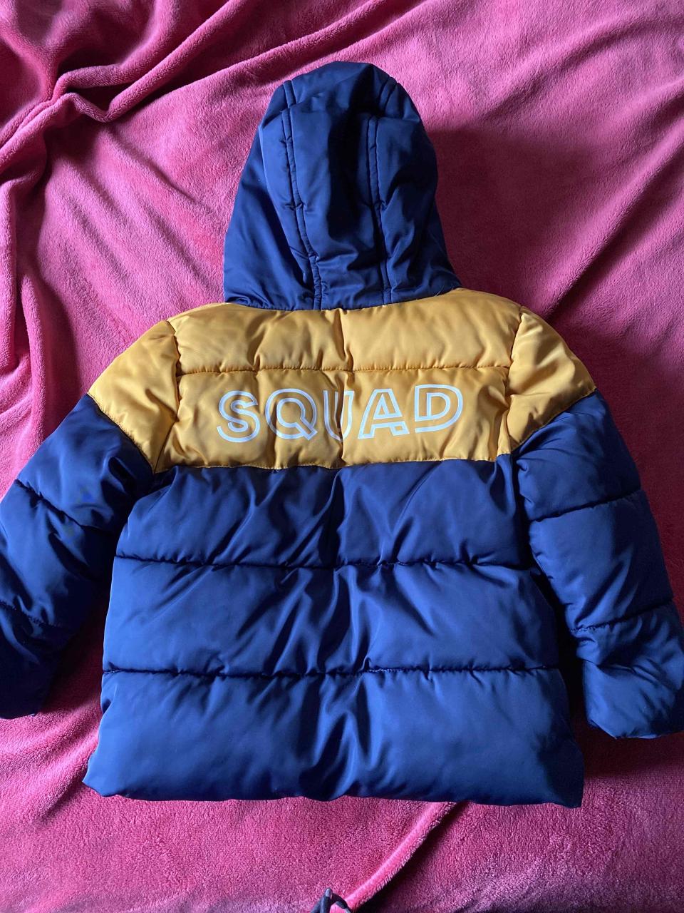Chaqueta impermeable azul y amarilla - miniatura 3