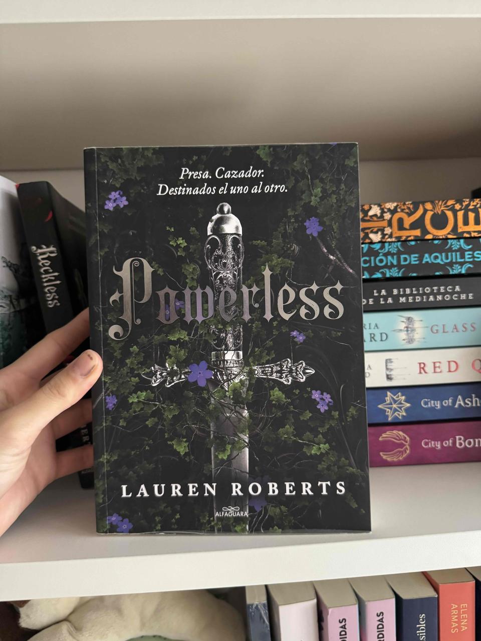 Libro 'Powerless' y ‘Reckless’ de Lauren Roberts - miniatura 1