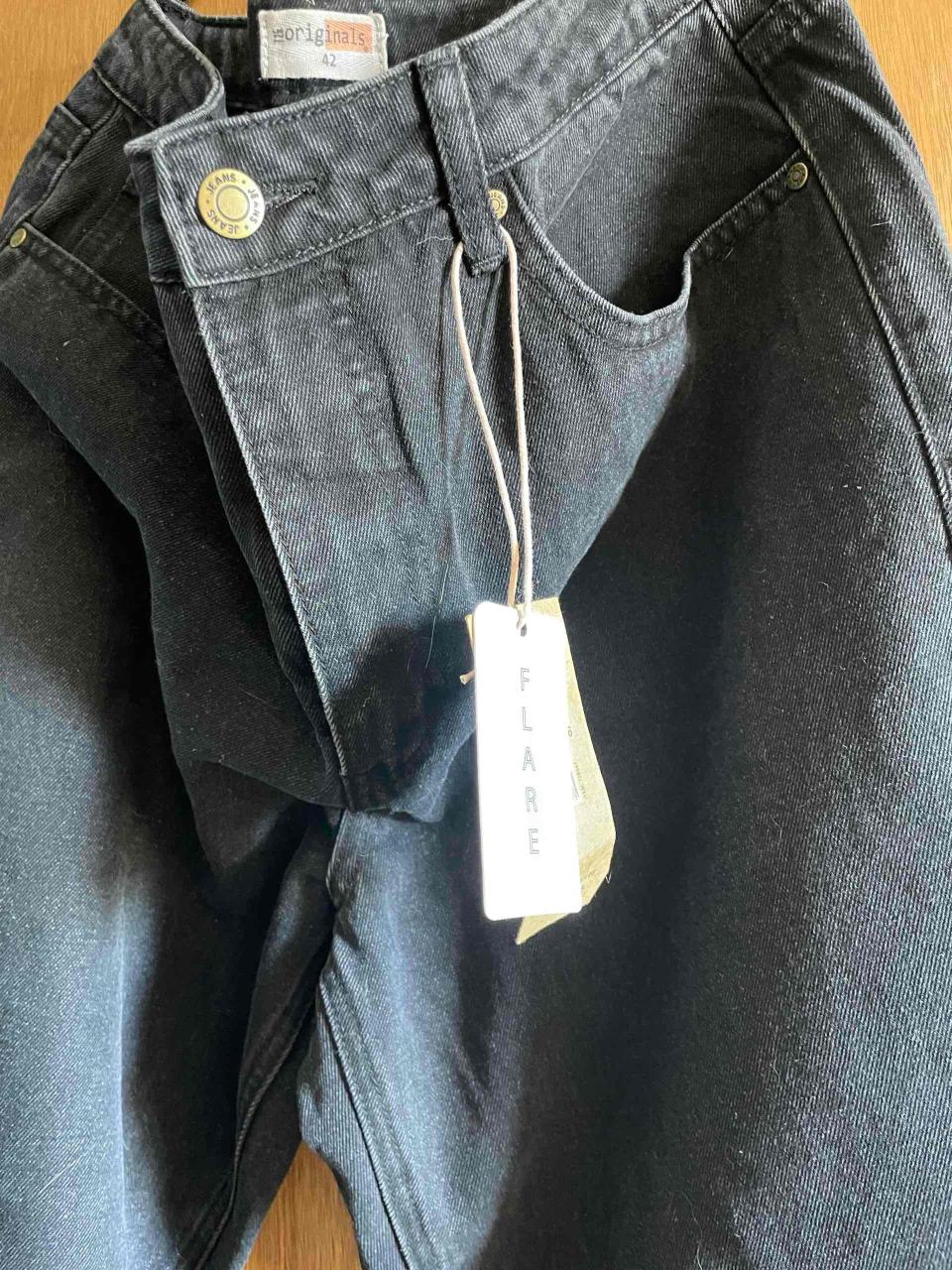 Jeans negros nuevos - miniatura 2