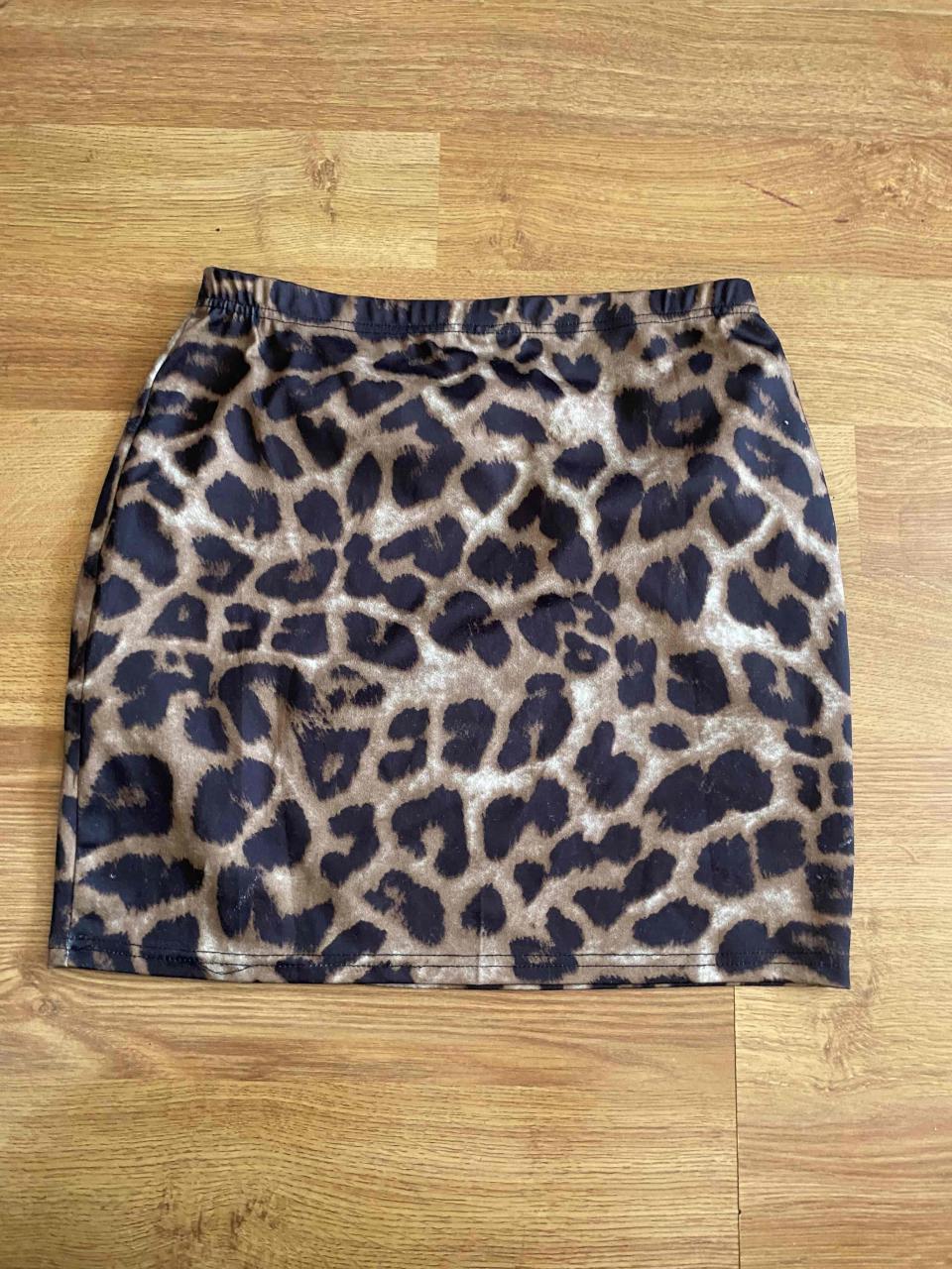 Falda corta leopardo