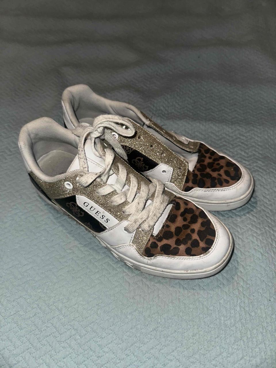 Zapatillas Guess con estampado animal - miniatura 2