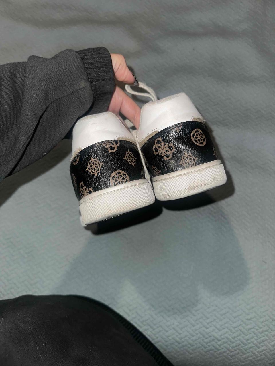 Zapatillas Guess con estampado animal - miniatura 3
