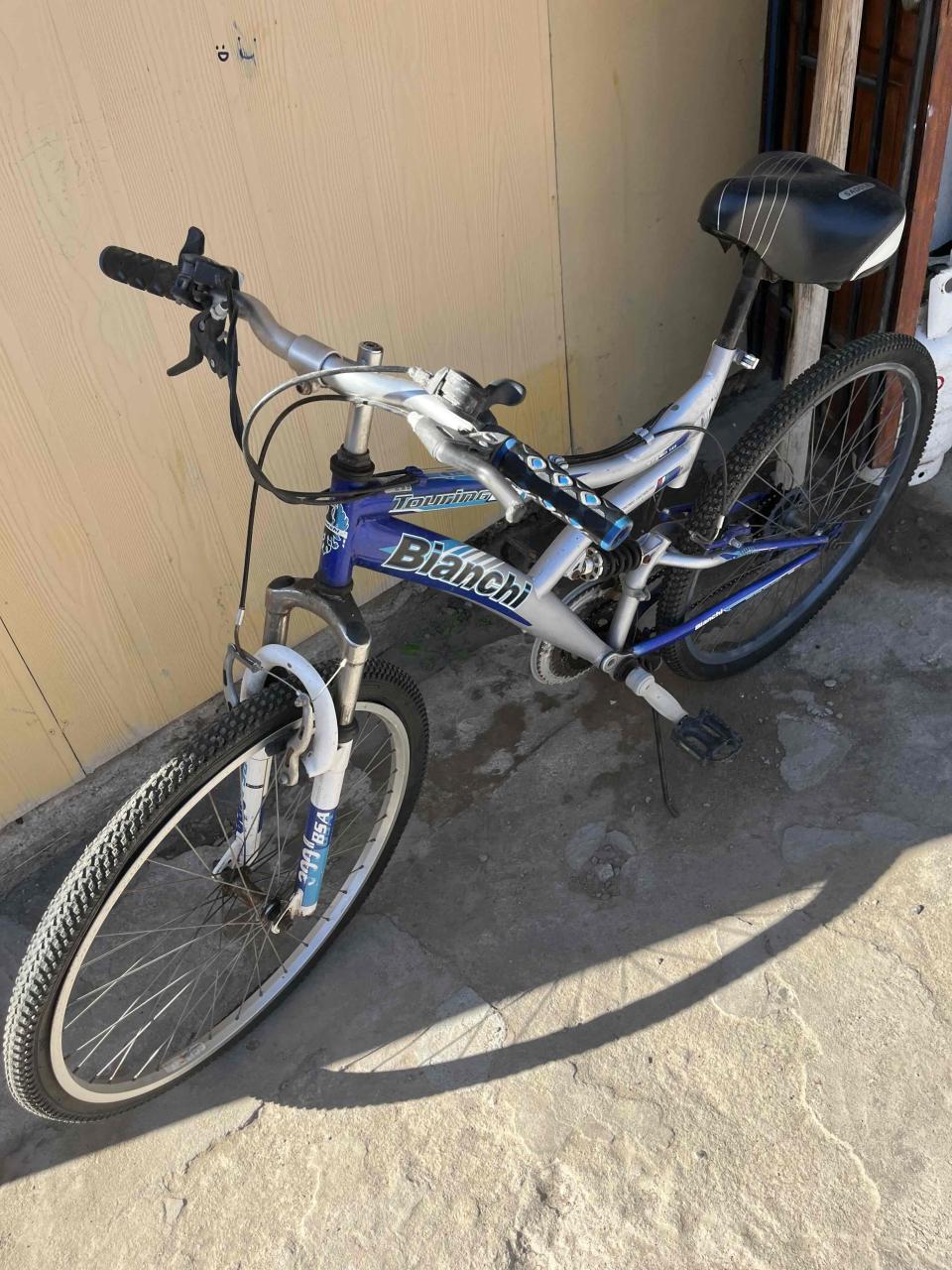 Bicicleta mountain bike azul Aro 26 - miniatura 3