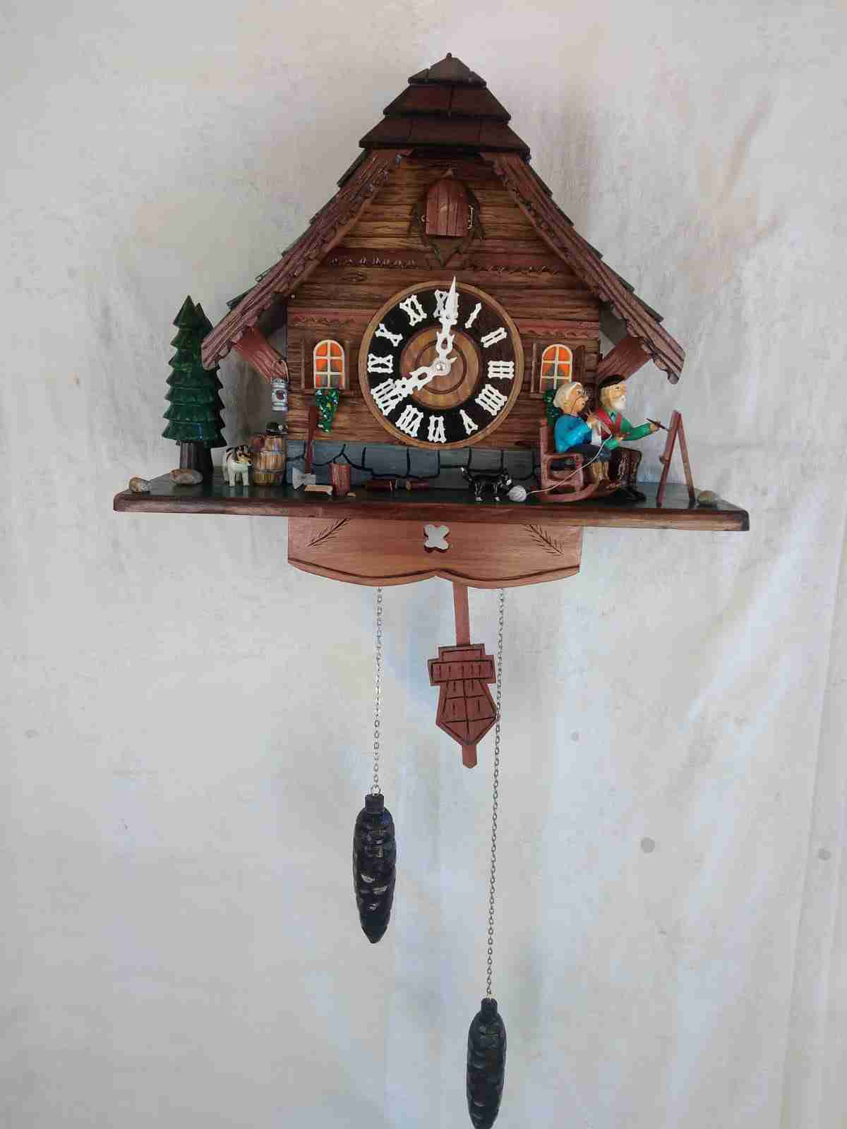 Reloj de pared de madera estilo cabaña - miniatura 1