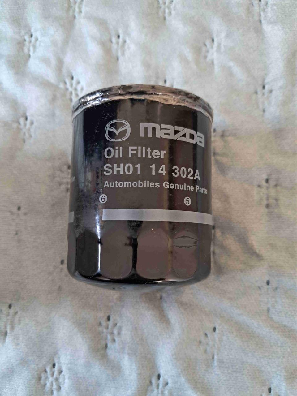 Filtro de aceite nuevo Mazda - miniatura 2