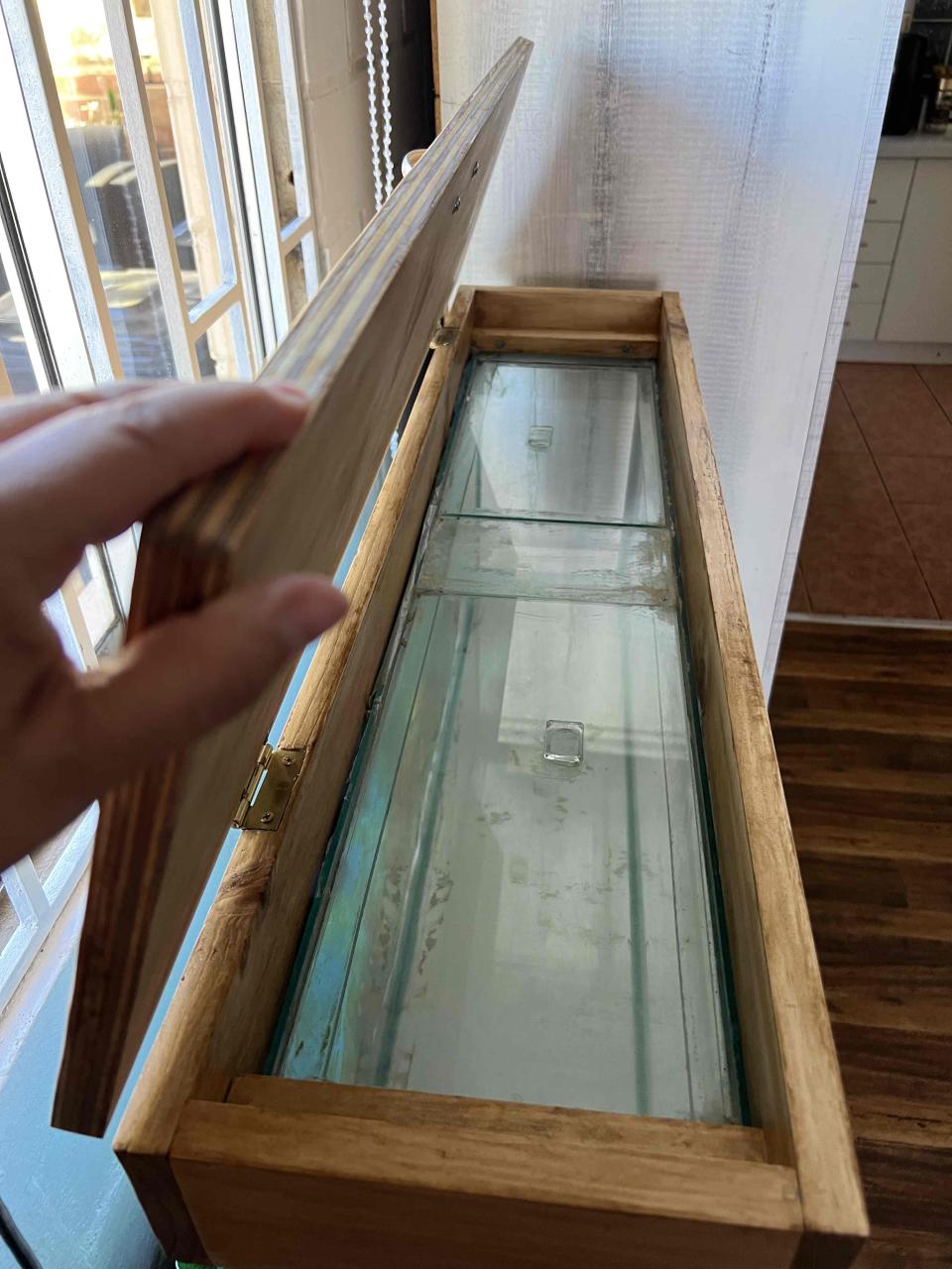 Acuario grande con tapa de madera - miniatura 2