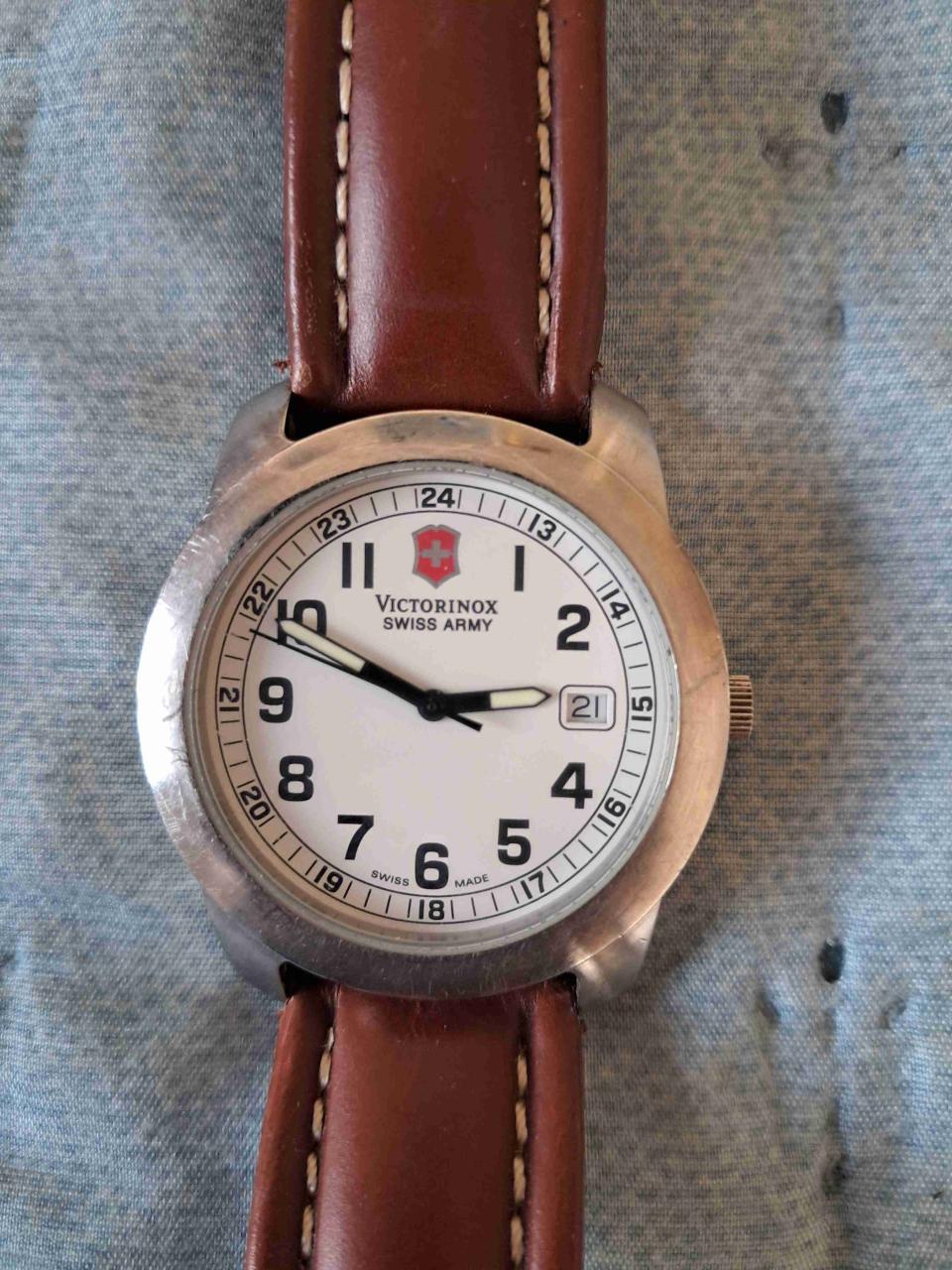 Reloj Victorinox de pulsera marrón - miniatura 4