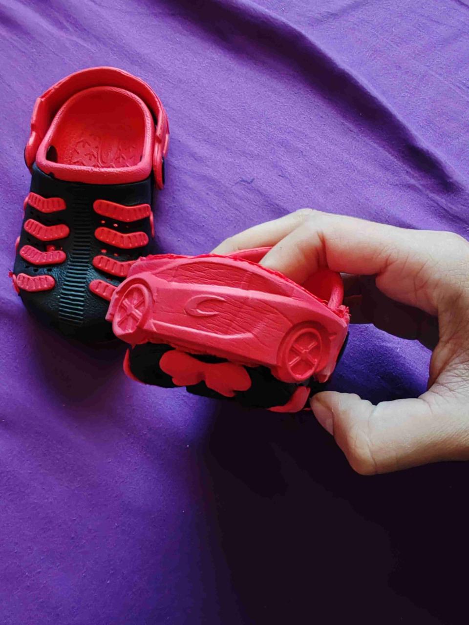 Sandalias infantiles rojo y negro talla 20 - miniatura 2