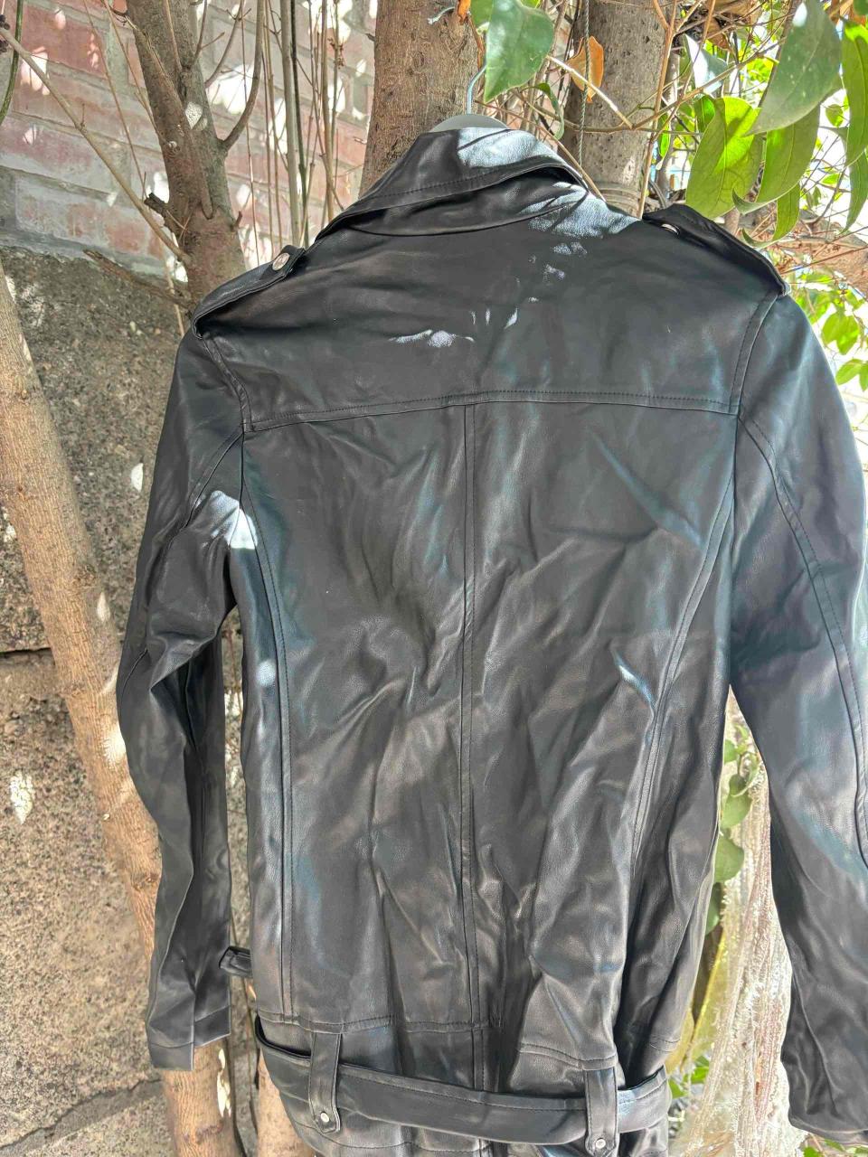 Chaqueta de cuerina negra Alaniz - miniatura 3