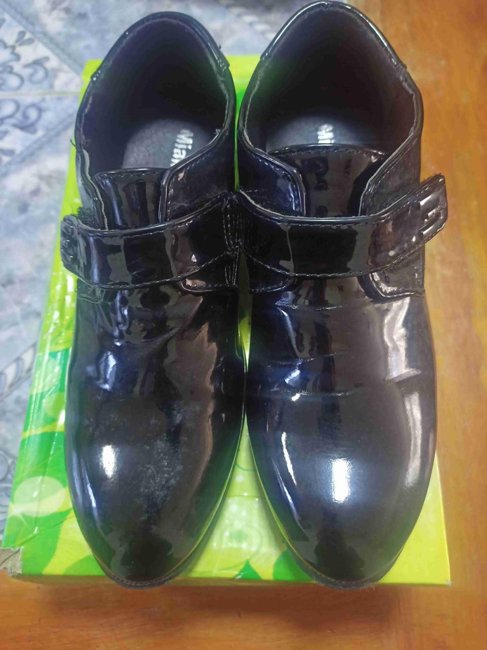 Zapatos de charol negros número 33 - miniatura 1