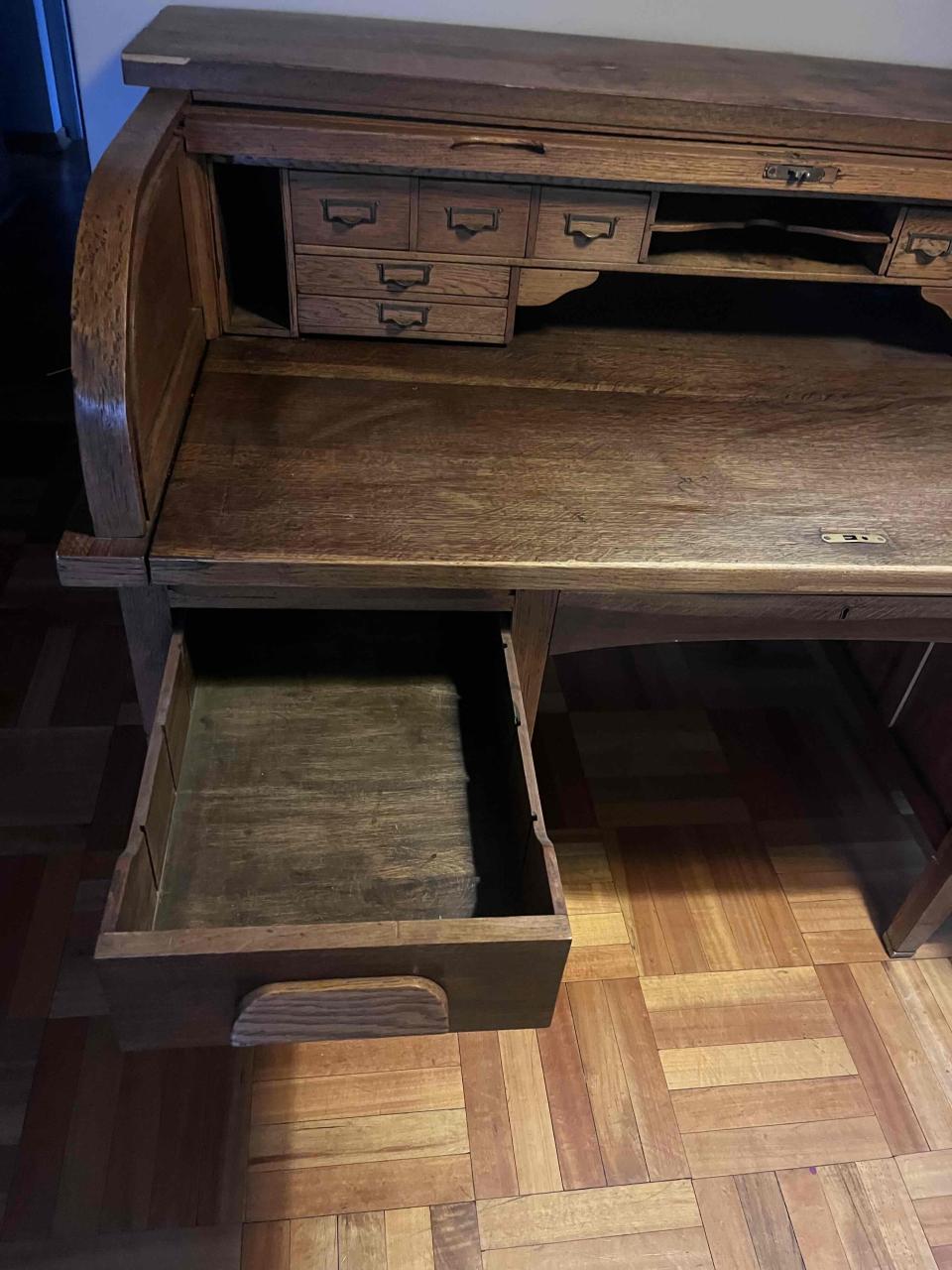 Escritorio antiguo de pino oregon - miniatura 6