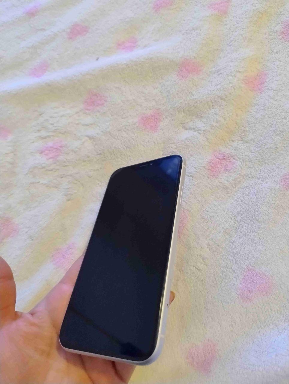 iPhone blanco en buen estado - miniatura 2