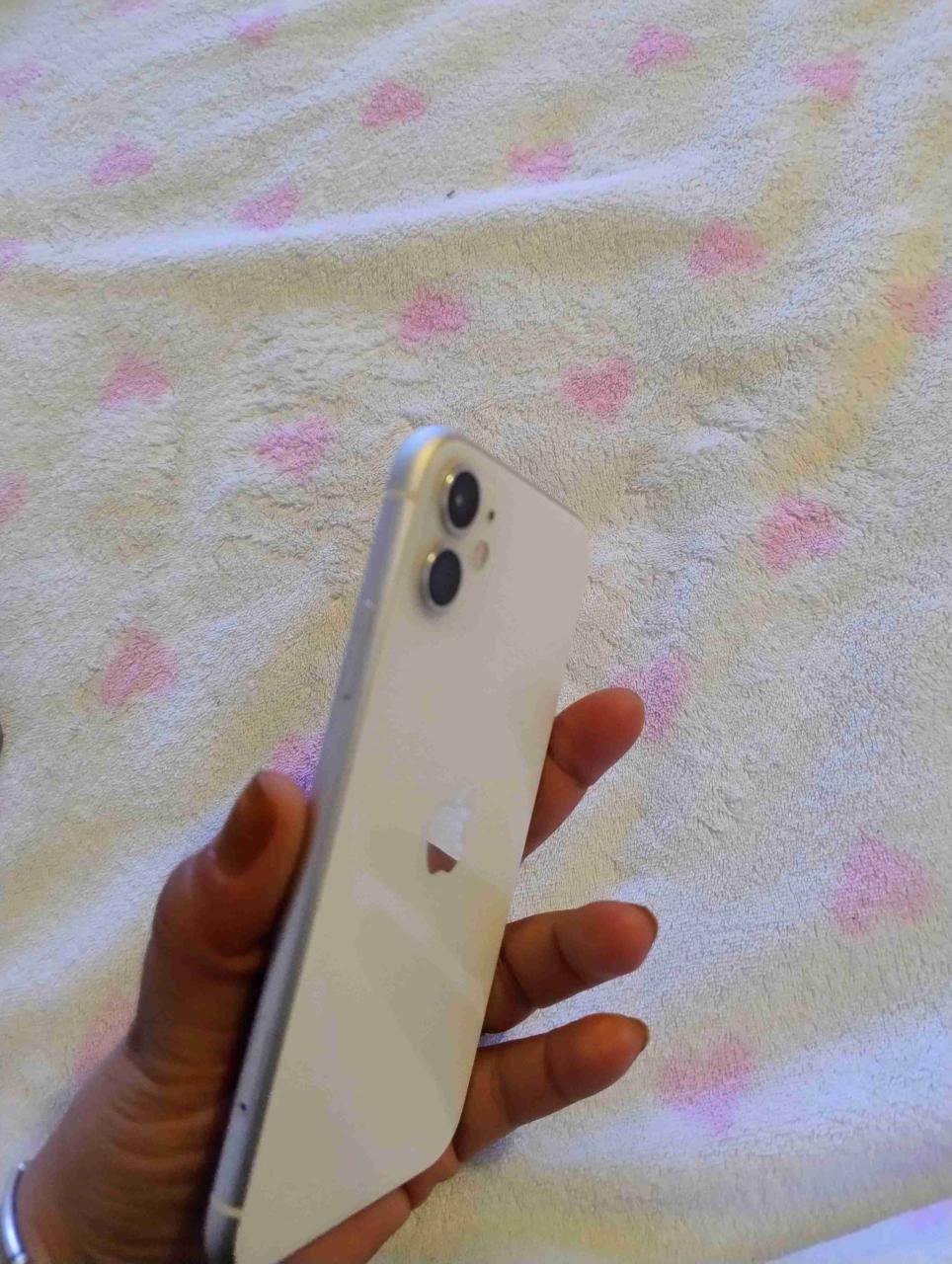 iPhone blanco en buen estado - miniatura 6