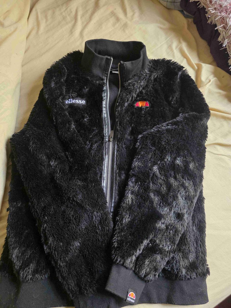 Chaqueta polar negra con cierre - miniatura 2
