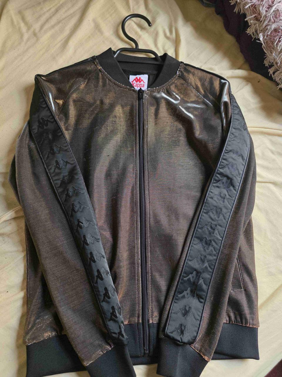 Chaqueta polar negra con cierre - miniatura 4