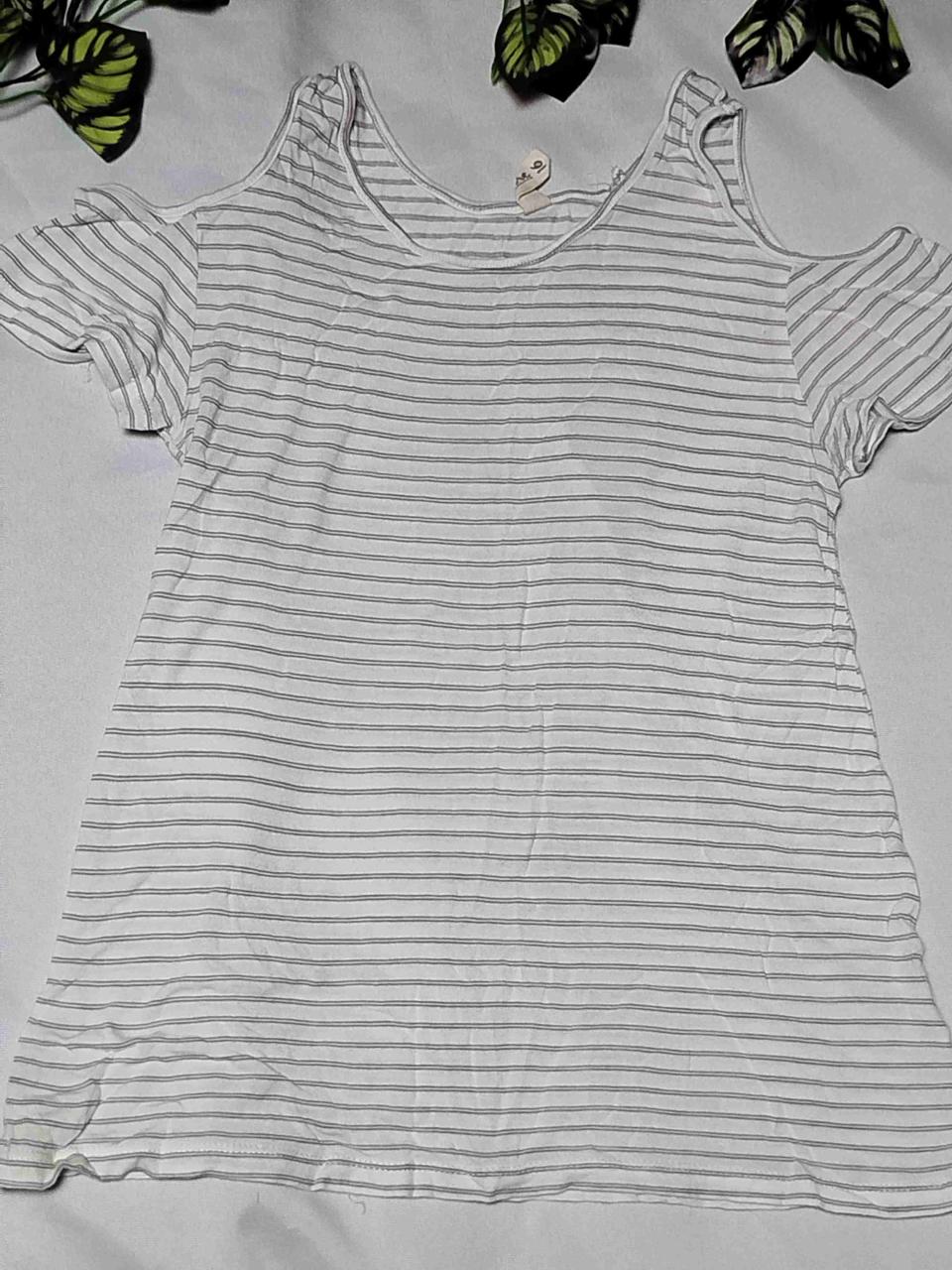 Polera a rayas blanco y negro - miniatura 1