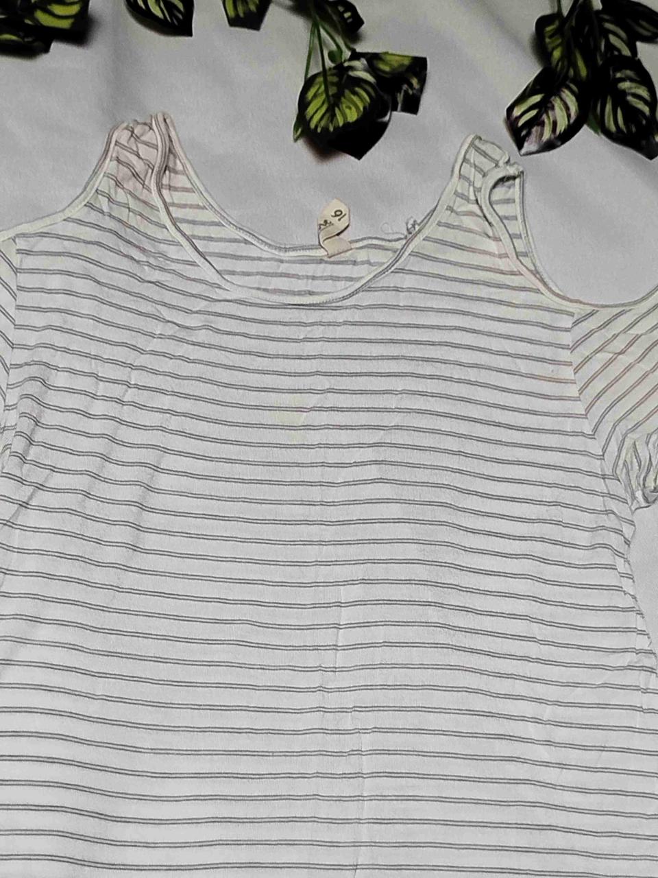 Polera a rayas blanco y negro - miniatura 2