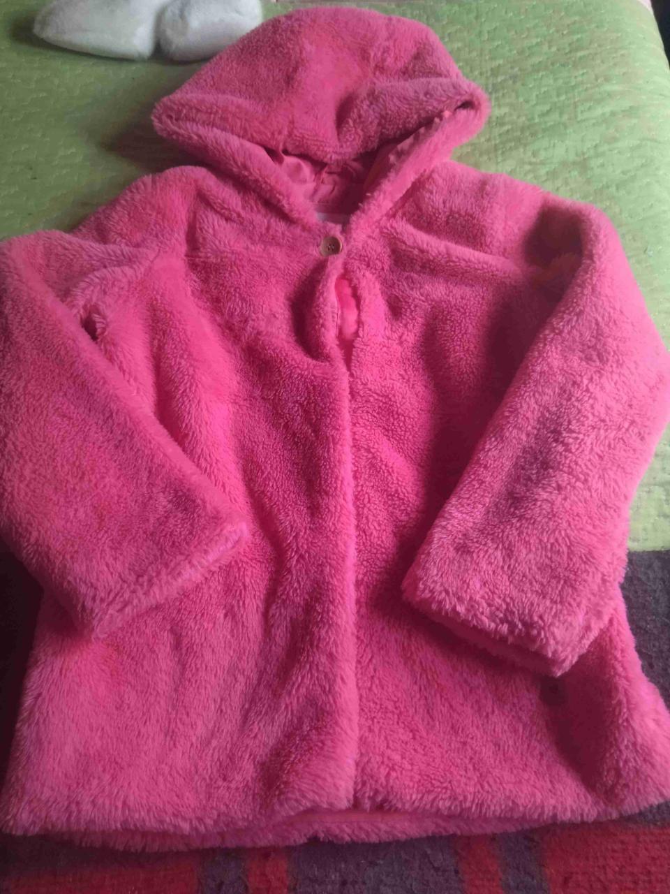 Abrigo de felpa rosado