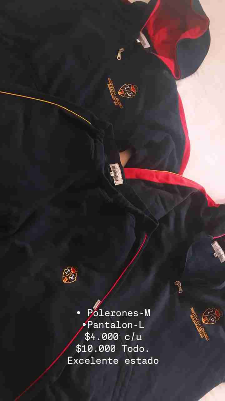 Conjunto deportivo negro bordado