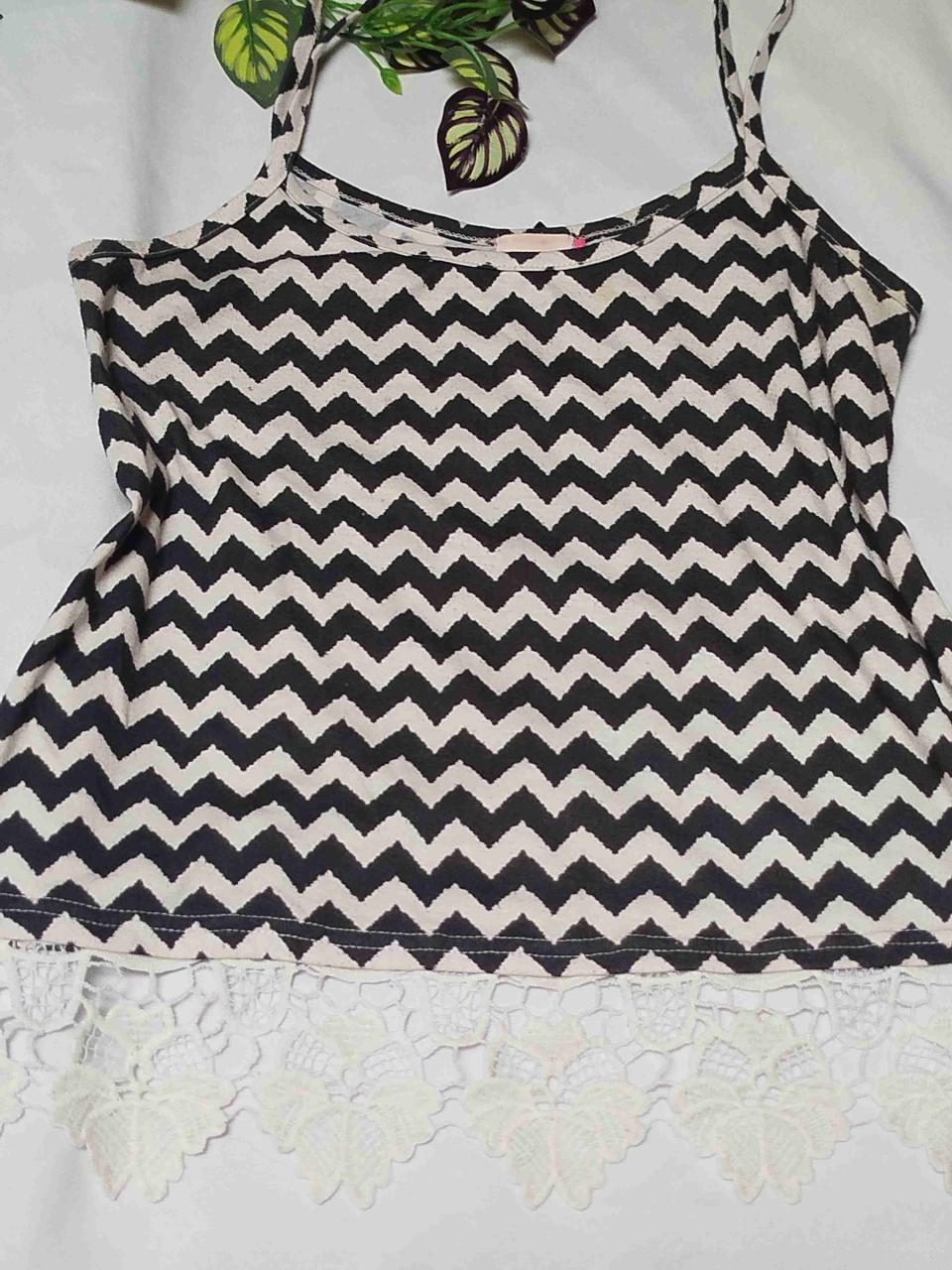 Polera de tirantes en zigzag - miniatura 2