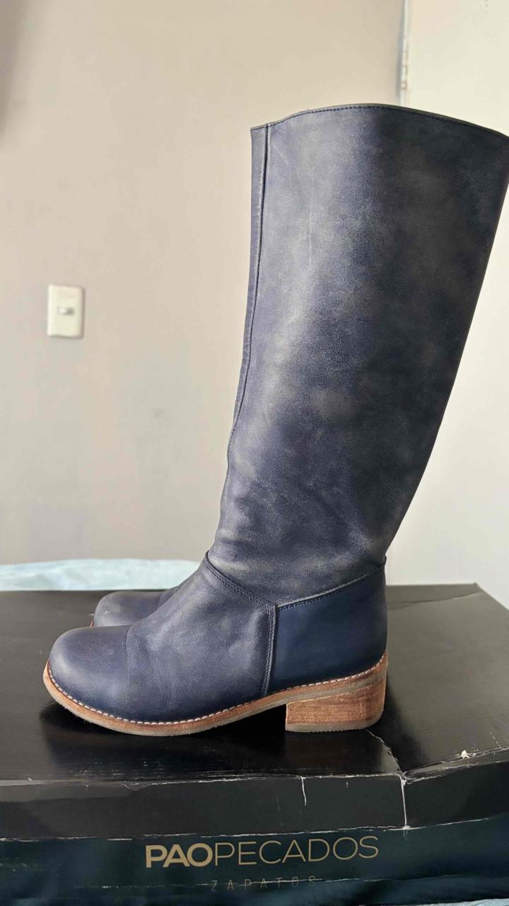 Botas altas de cuero azul - miniatura 1