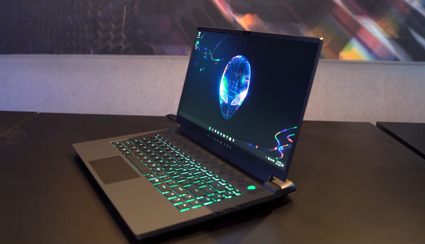 Alienware M15 R7 – Ryzen 7 / 16GB / 165Hz Monitor