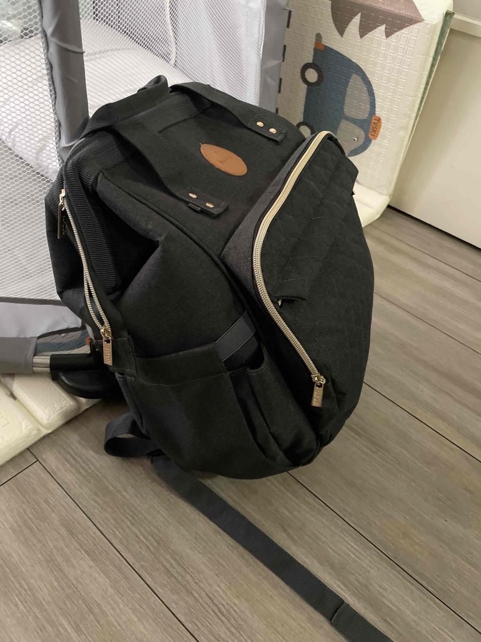 Mochila negra multiusos marca infanti - miniatura 1