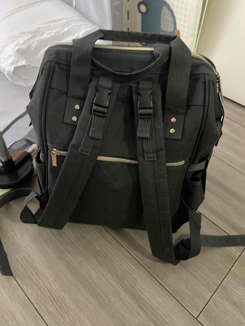 Mochila negra multiusos marca infanti - miniatura 3