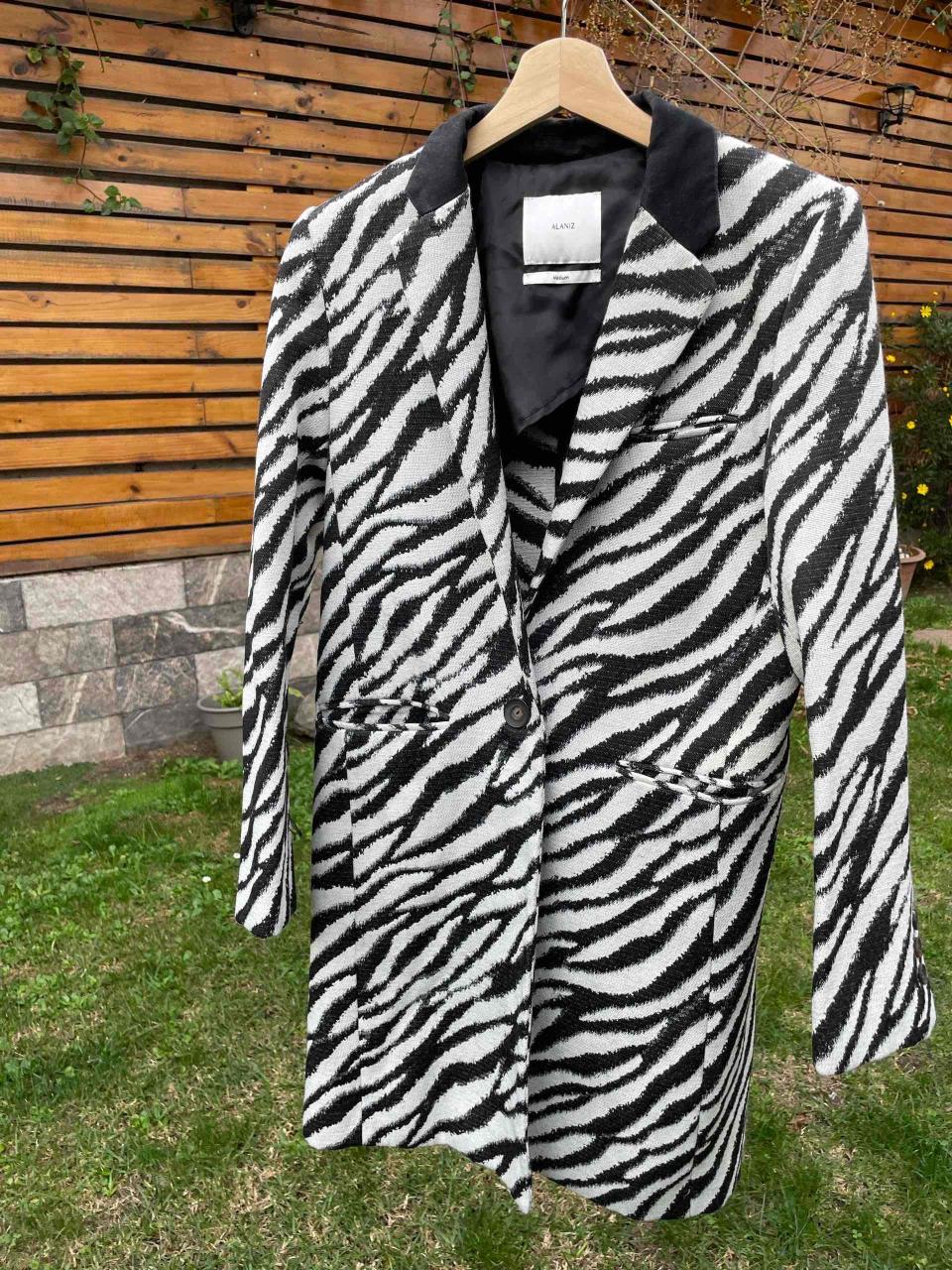 Blazer estampado cebra blanco y negro - miniatura 1