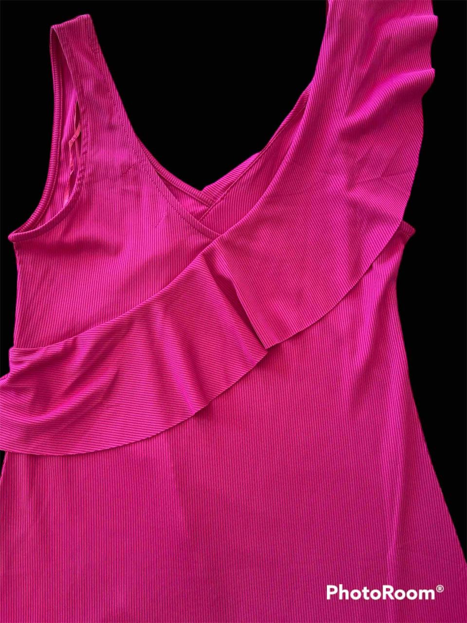 Vestido fucsia con volantes - miniatura 2