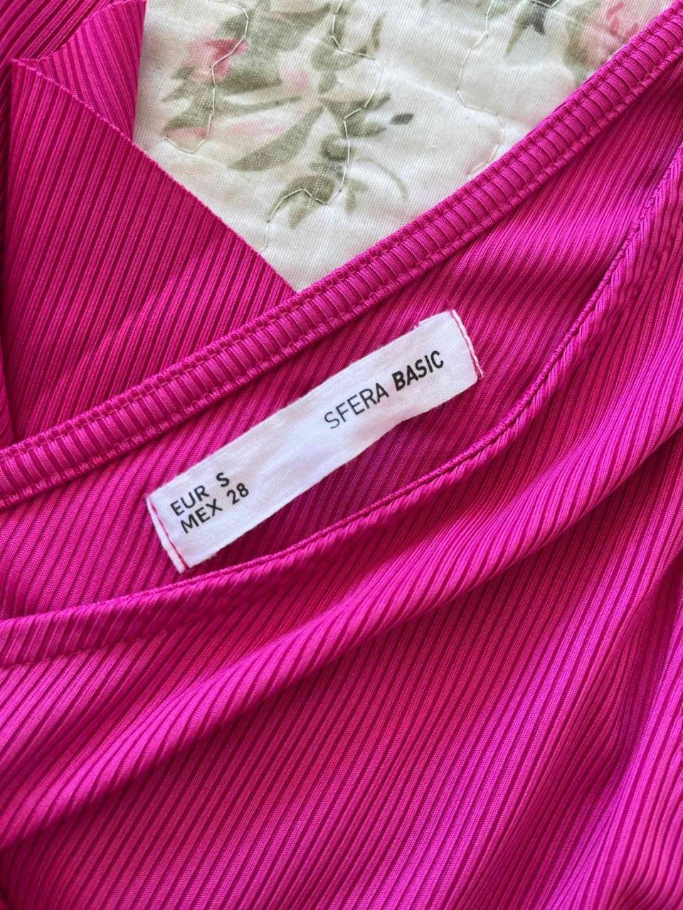 Vestido fucsia con volantes - miniatura 4