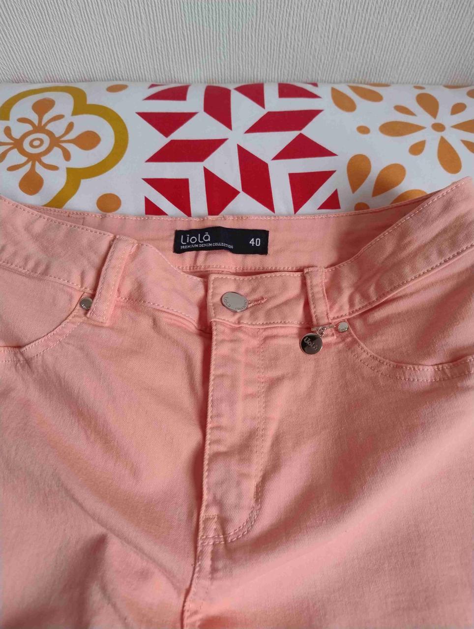 Pantalones rosados de mujer - miniatura 2