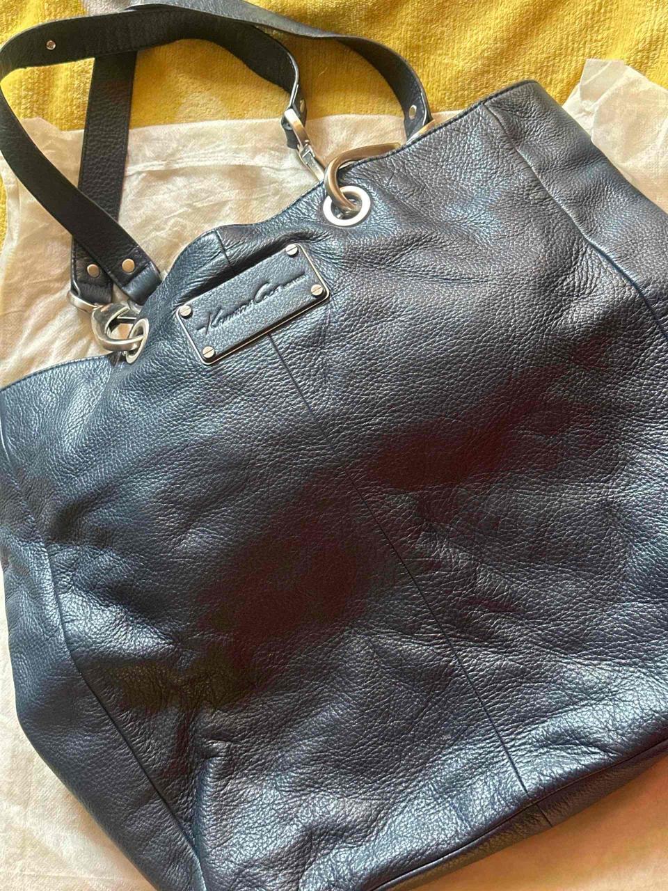 Bolso azul de cuero grande