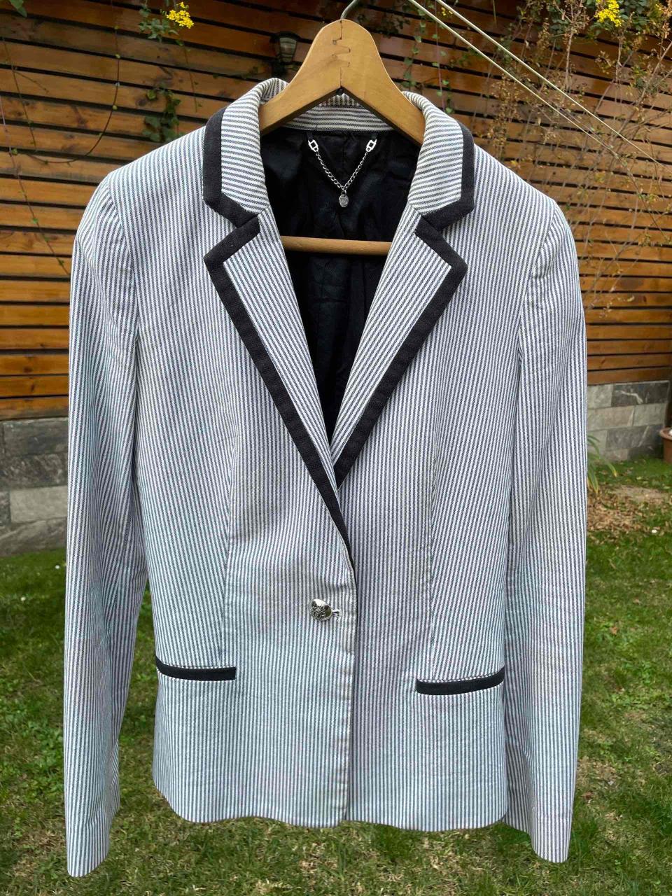 Blazer de rayas blanco y azul marino - miniatura 1