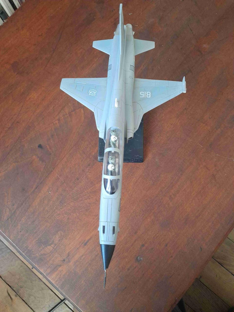 Avión militar a escala Fach - miniatura 3