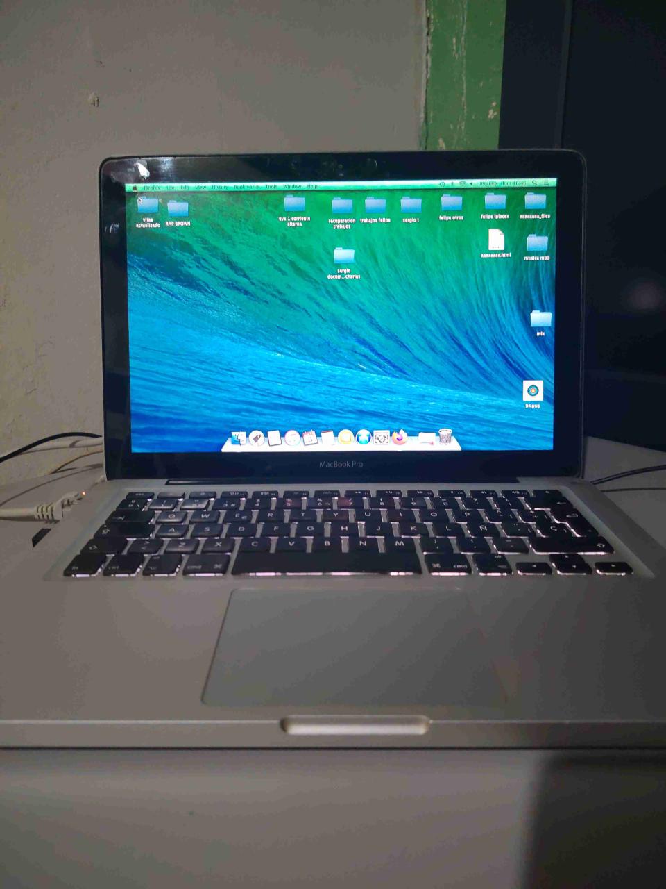 MacBook Pro en buen estado - miniatura 1
