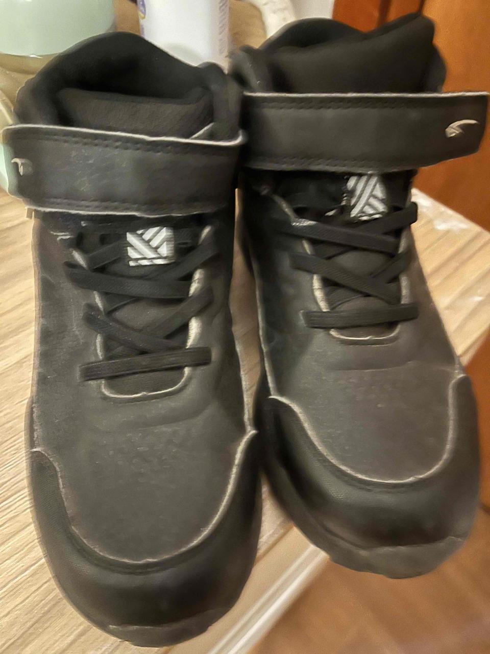 Zapatillas negras infantiles impermeables - miniatura 2