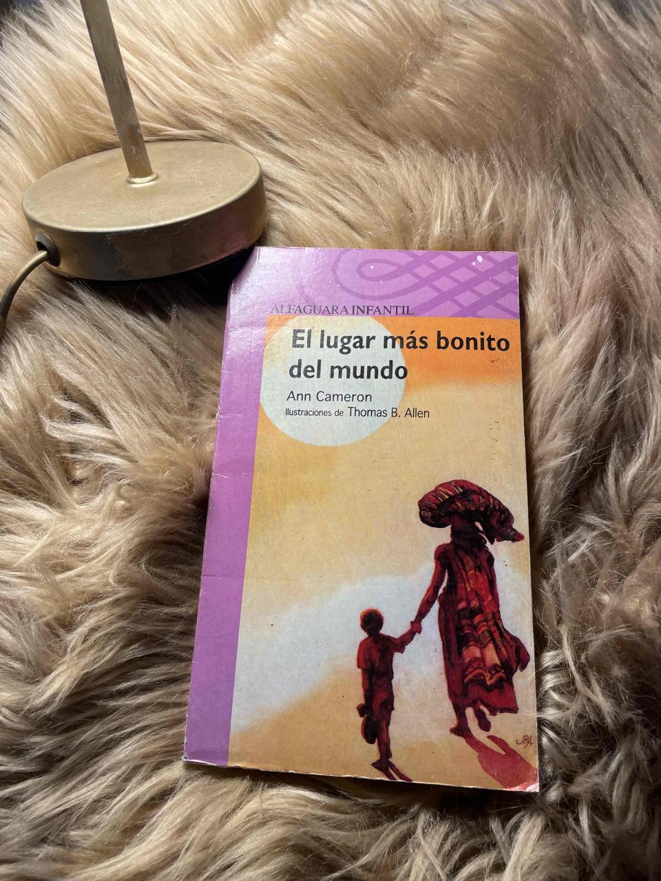 Libro 'El lugar más bonito del mundo' - miniatura 1
