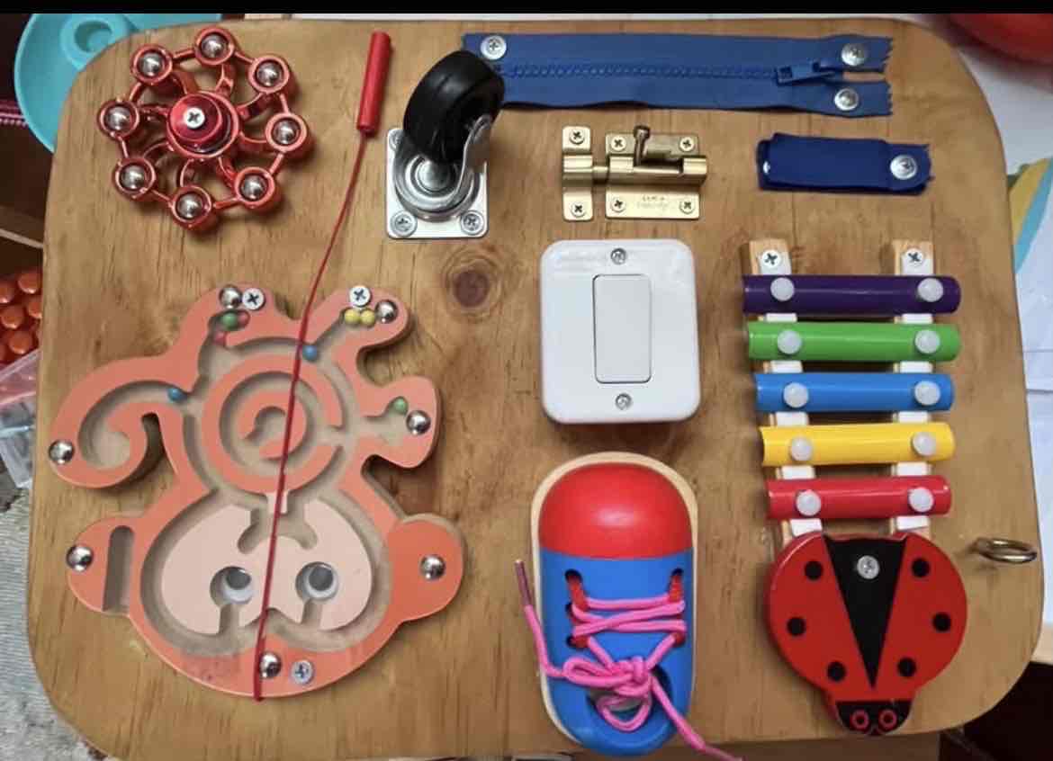 Tablero sensorial para niños - miniatura 2
