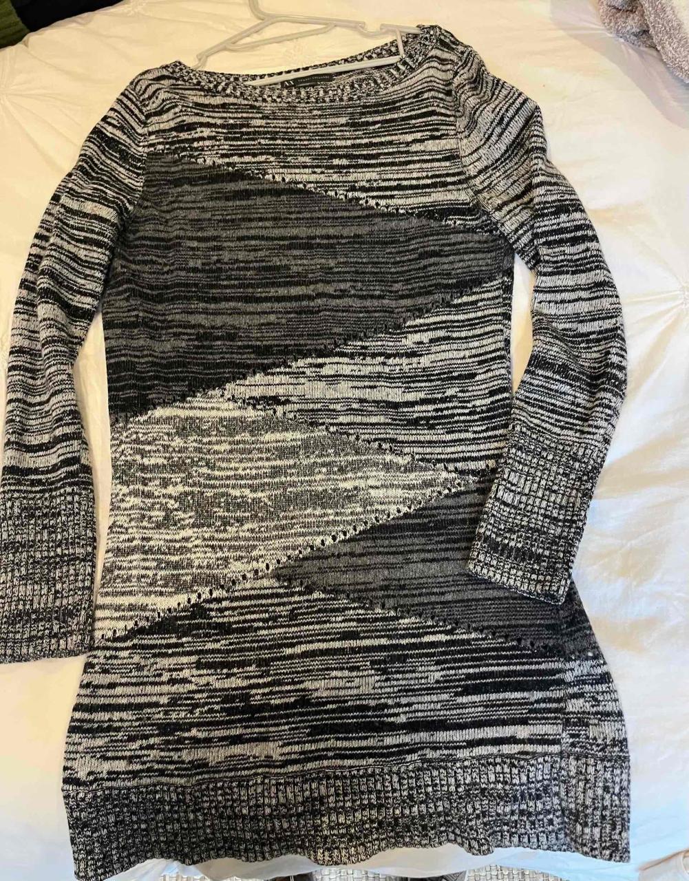 Vestido tejido blanco y negro