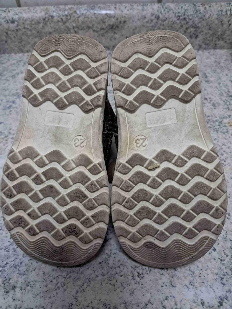 Botines marrones con diseño brillante - miniatura 3