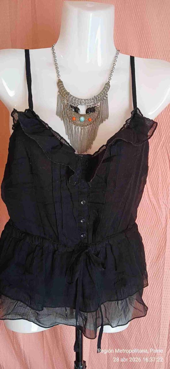 Blusa negra sin mangas