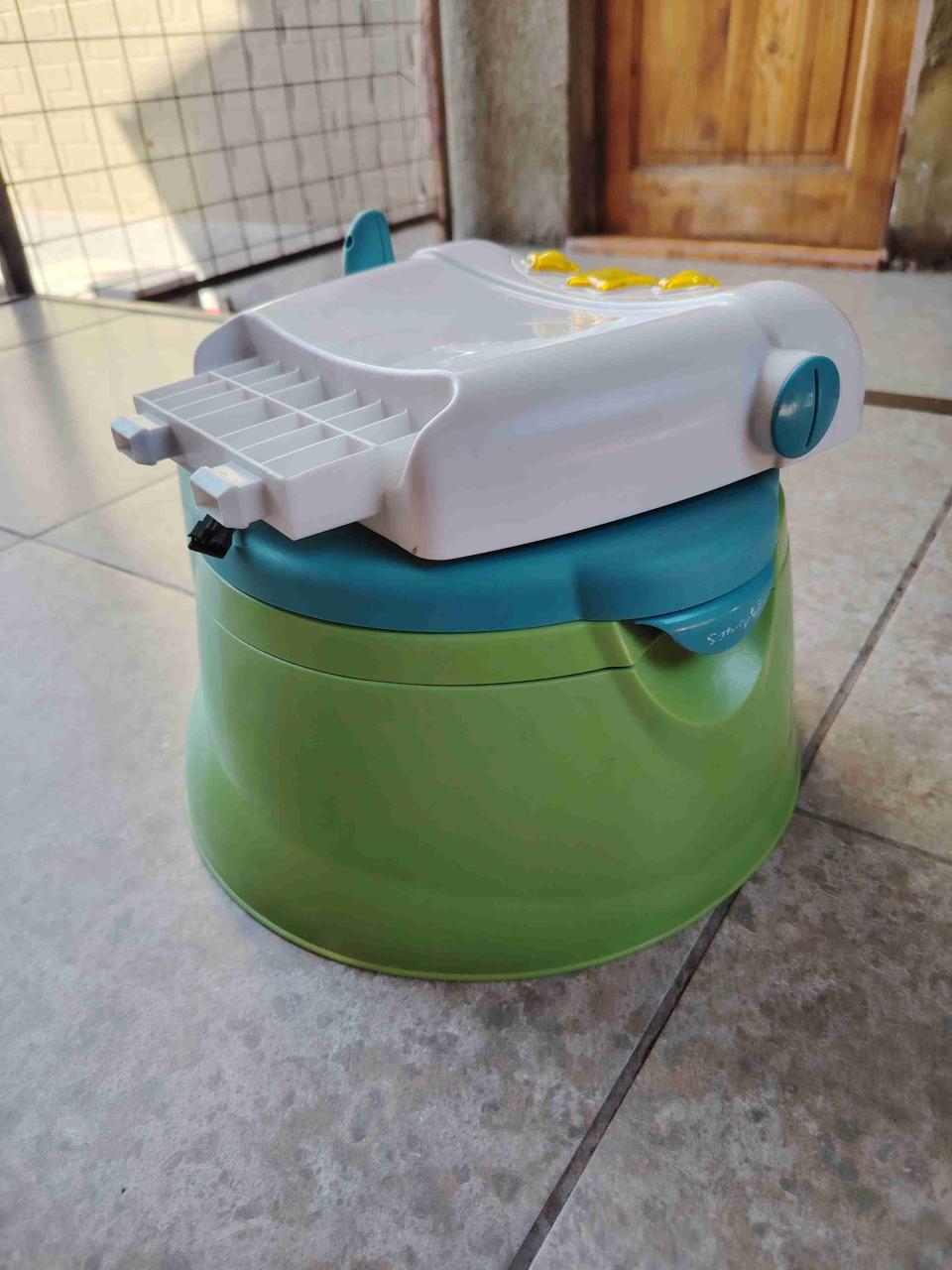 Baño entrenador infantil verde y azul - miniatura 4