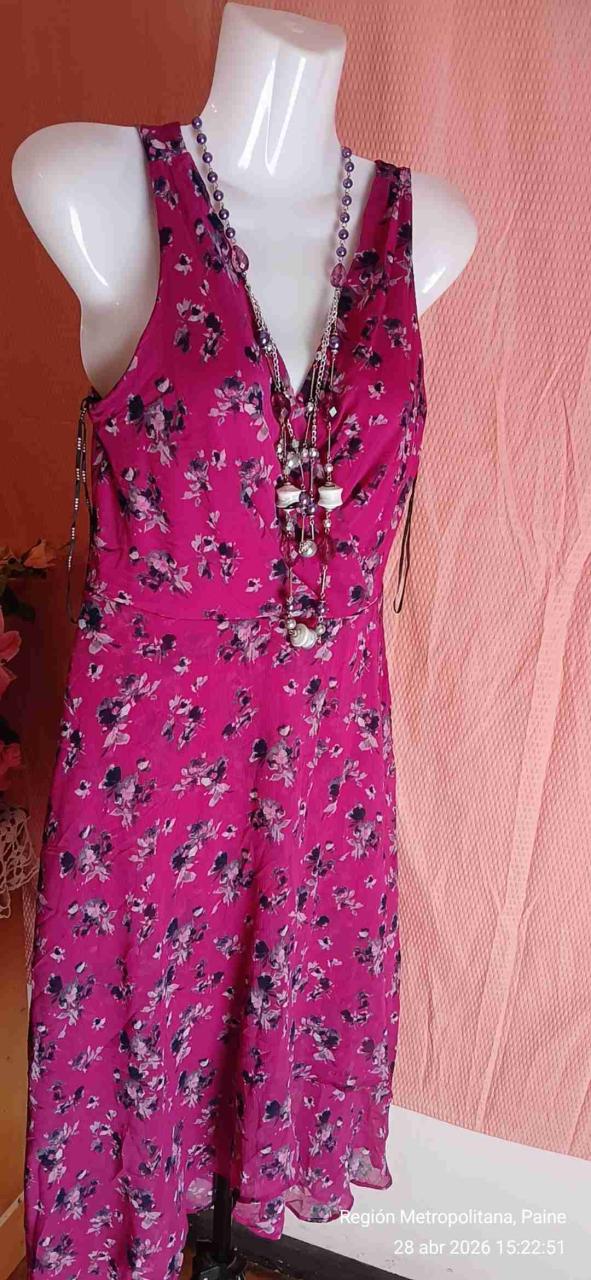 Vestido floral rosa sin mangas