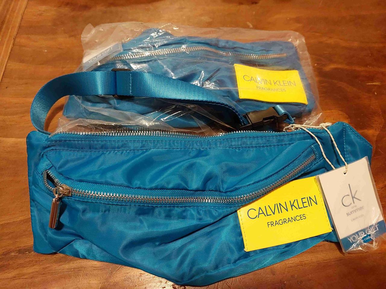 Banano azul Calvin Klein nuevo - miniatura 1